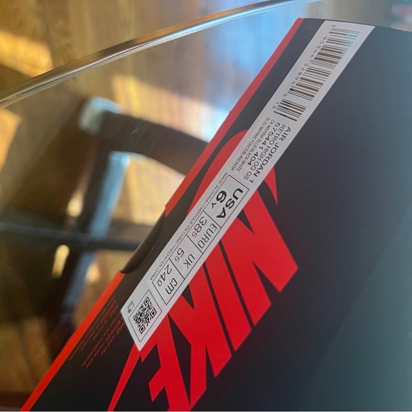 Retro Jordan 1 NWT - Picture 2 of 2